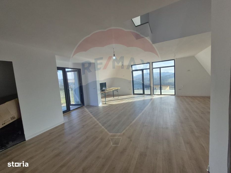 Casa A-Frame la Breaza | Relaxare & profit | 1.200 €/lună din turism