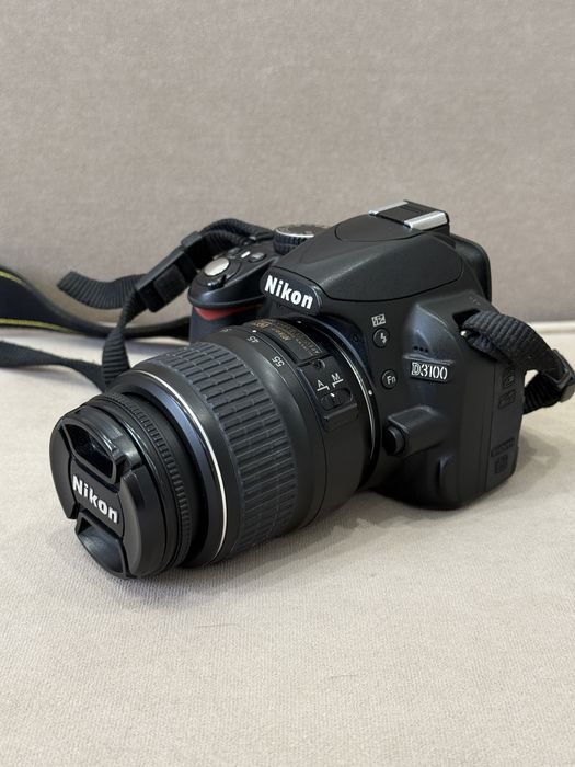 Цифровая фотокамера Nikon D3100
