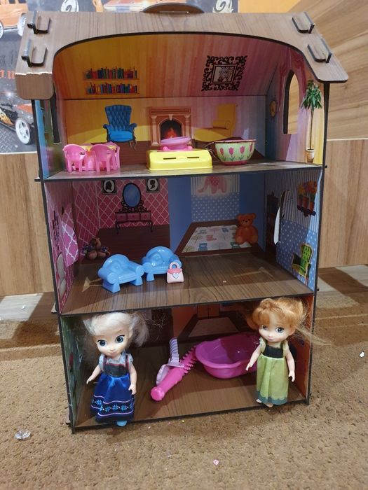 Домик для маленьких кукол