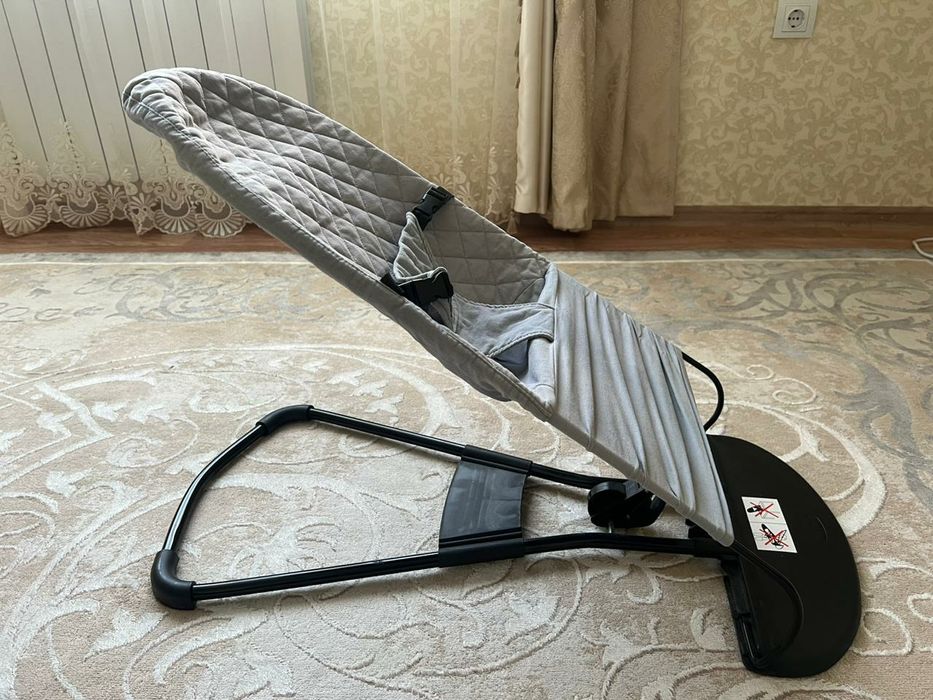 Продам лежак шезлонг детский