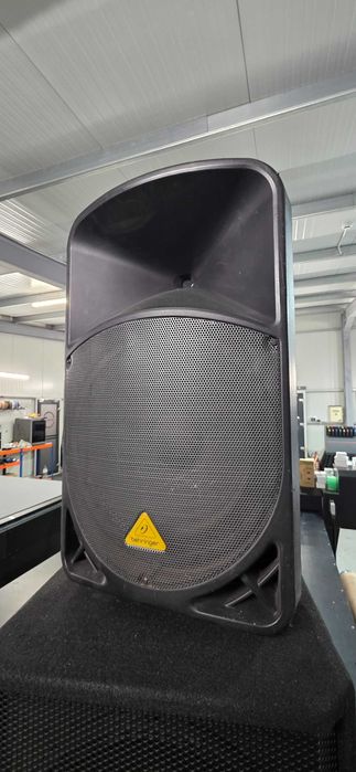 Set Behringer Boxe active + Mixer + LED lights + Microfoane + FUM