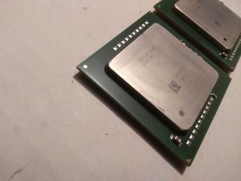 Два процессора "INTEL SL7PD XEON CPU 2800dp/1m/800".