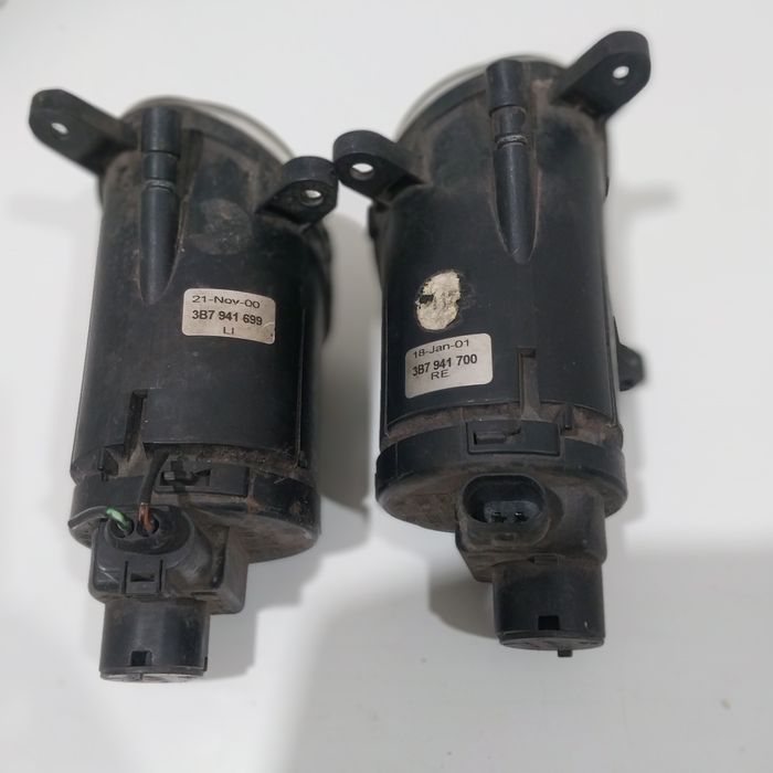 Продаётся противотуманки на автомашину вольтсваген пассатб5+