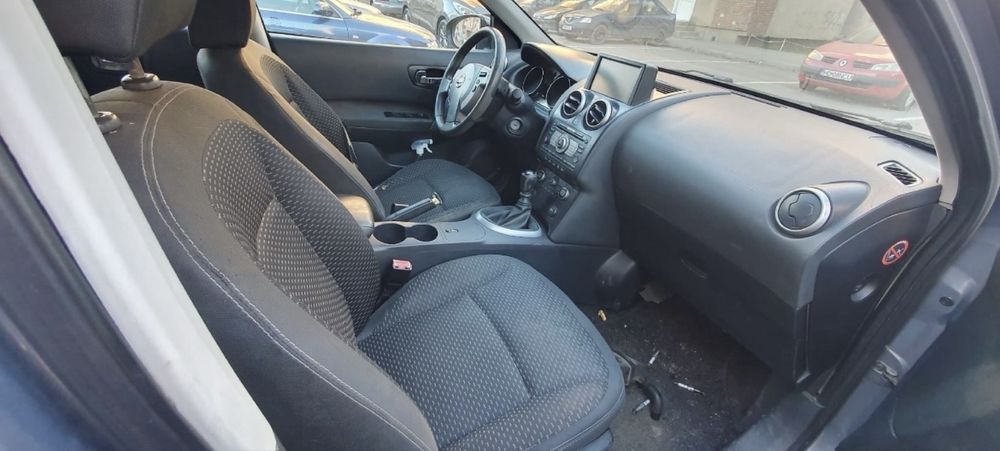 Vand sau dezmembrez Nissan Qashqai 2007 2.0
