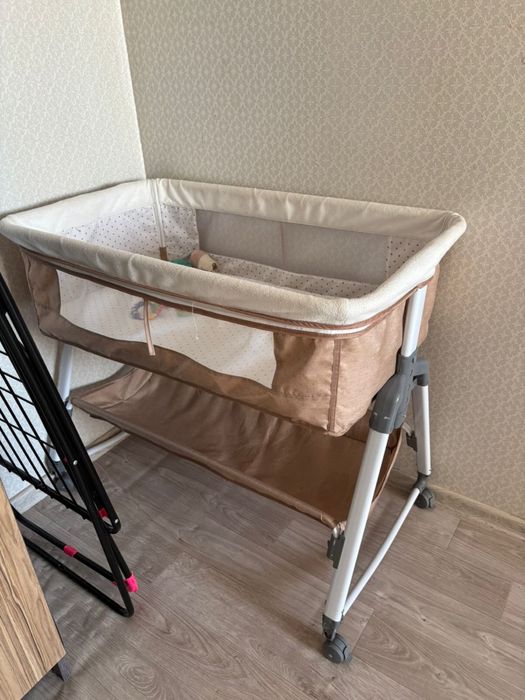 Кроватька детская