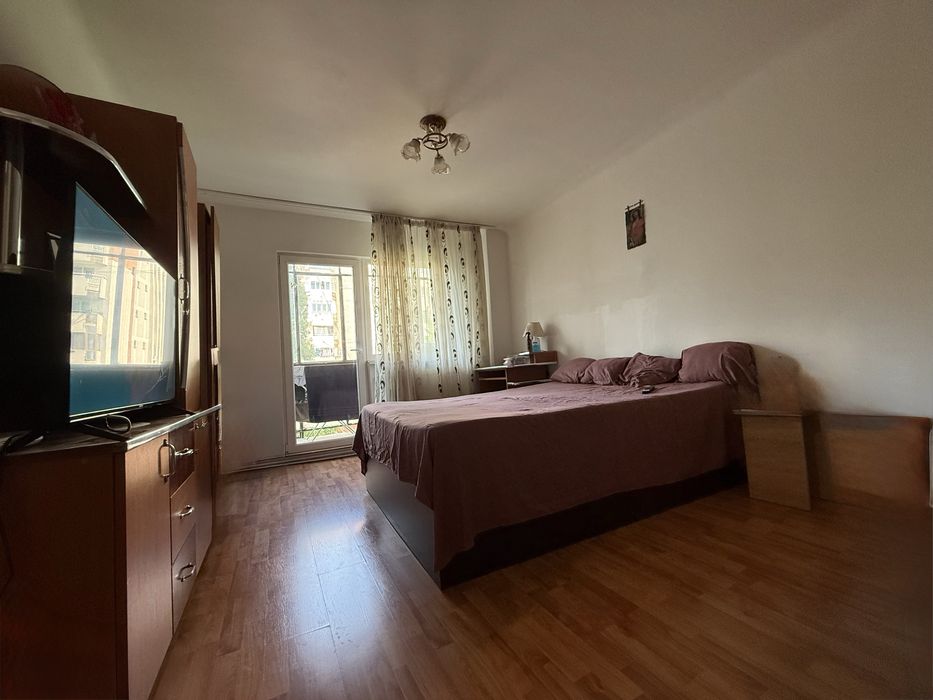 Garsonieră modernă, rovine părculeț 3/4, proprietar