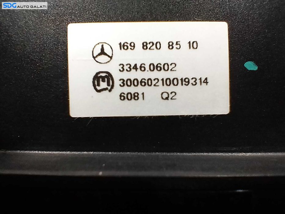 Buton Butoane Incalzire in Scaun Scaune Mercedes Clasa A Class W245 2005 - 2012 Cod 1698208510 [L6146]
