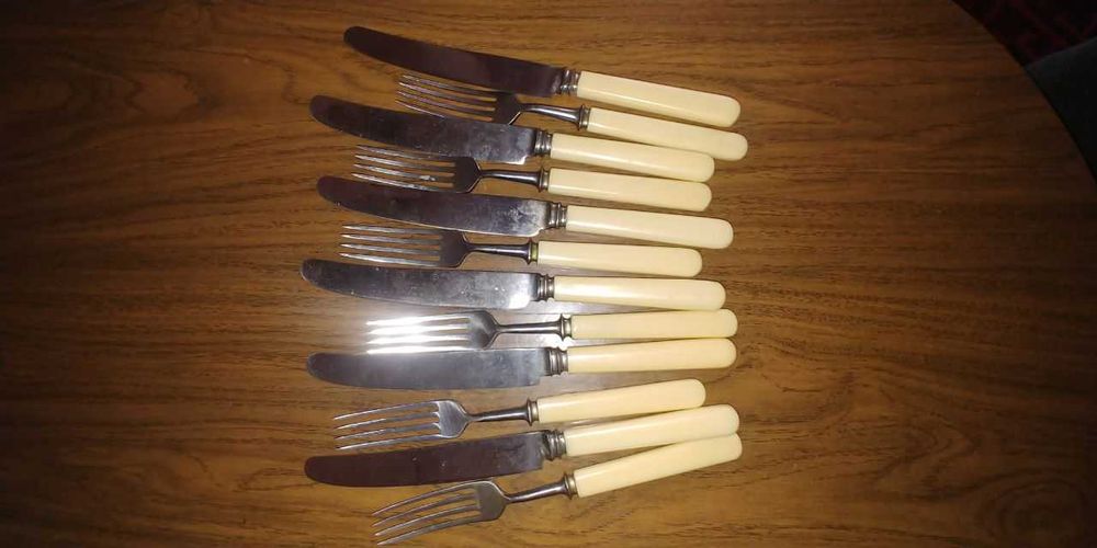 Ножи + вилки комплект. Новые .