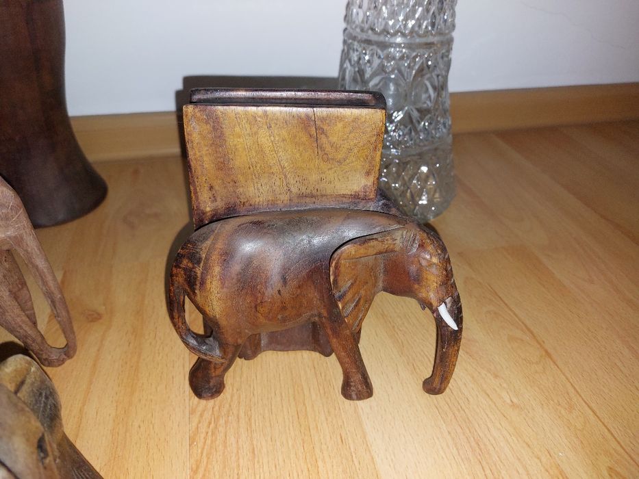 Suport de cărți cu elefanți la cel mai bun pret