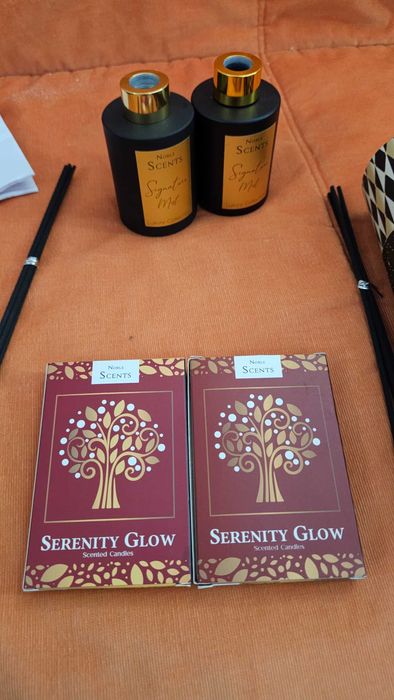 difuzor de camera gardenie si lem de santal si lumanari serenity glow