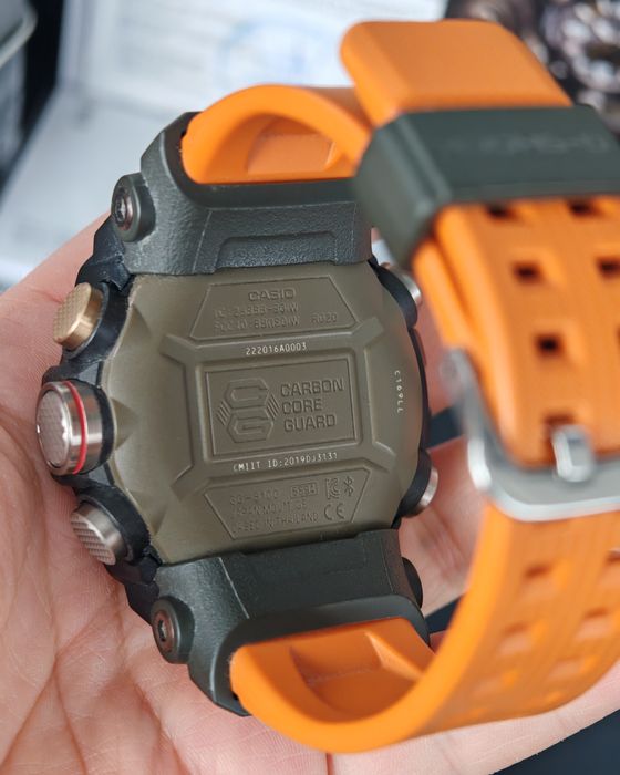 G-SHOCK GG-B100 cu două curele, în stare perfectă