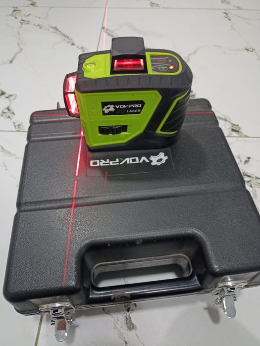 Лазерный уровень ( 3d 12 линии)