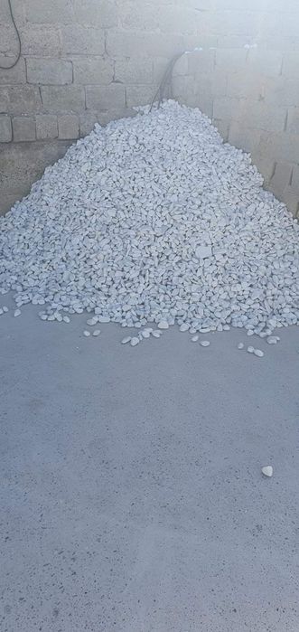 Белый декоратив камен галка