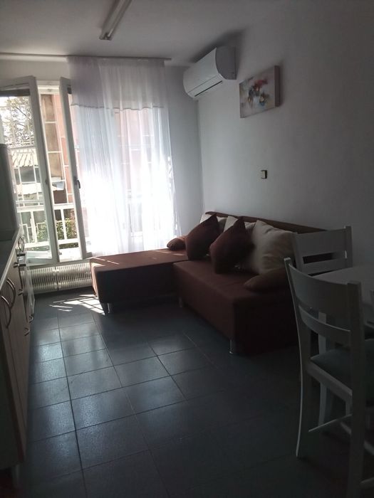 Дава се под наем Тристаен апартамент в София, Връбница 1 - 86 кв.м за 747.66 € - Снимка #2