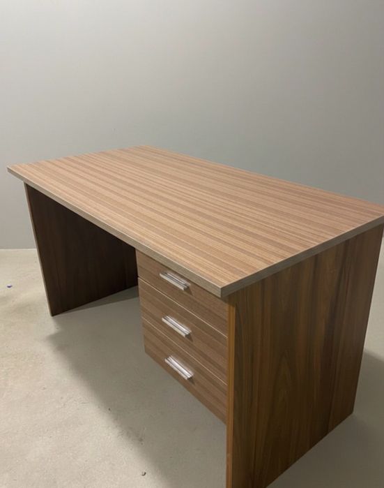 Парта с полками коричневая