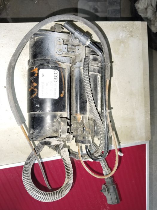 Компрессор пневмы Ауди А8 D3