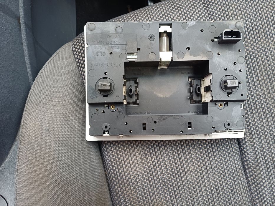 Среден плафон осветление за сеат леон алтея поло голф 6