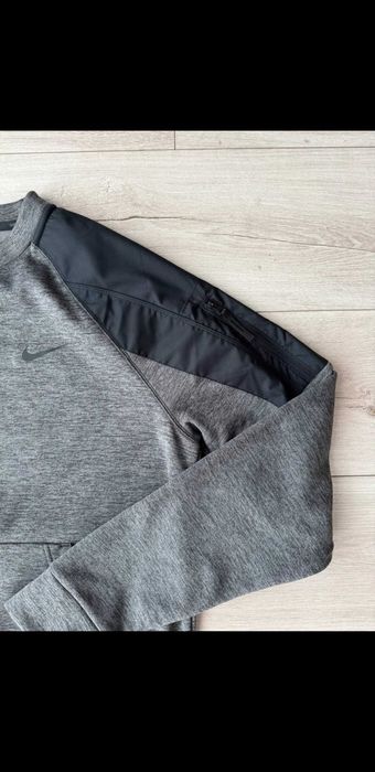 Bluză Nike Therma Fit nouă - M