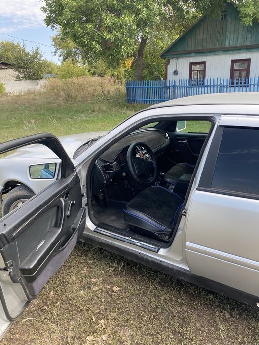 Мерседес с 180 202 состаяние хорошый