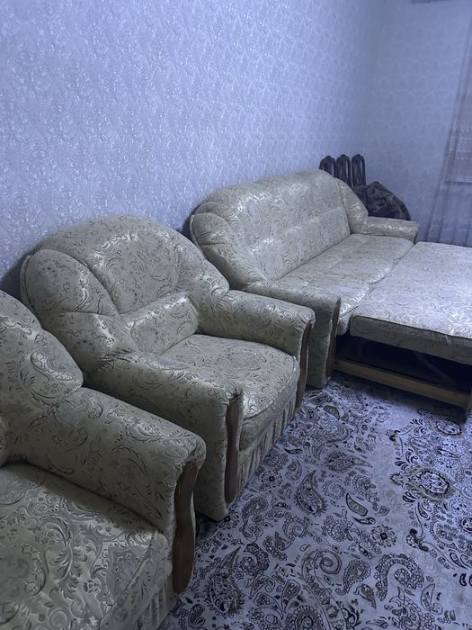 Продам диван с 2-мя креслами