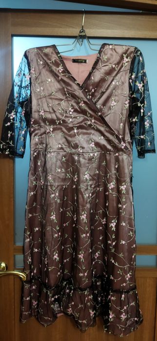 Вечерние женские платья