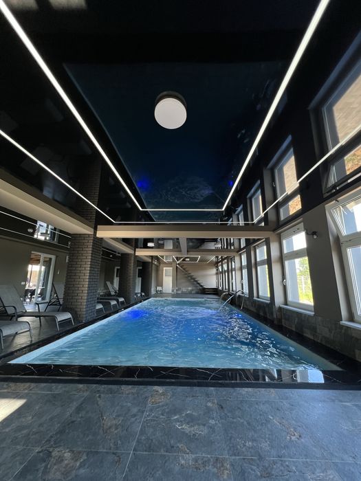 Cabana cu piscina interioara de inchiriat