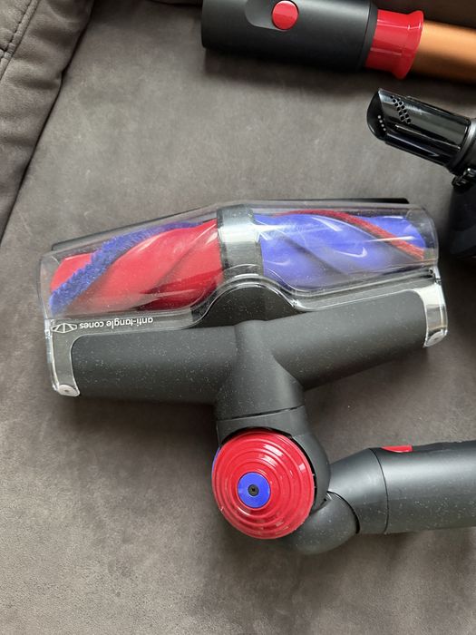 Dyson animal v16