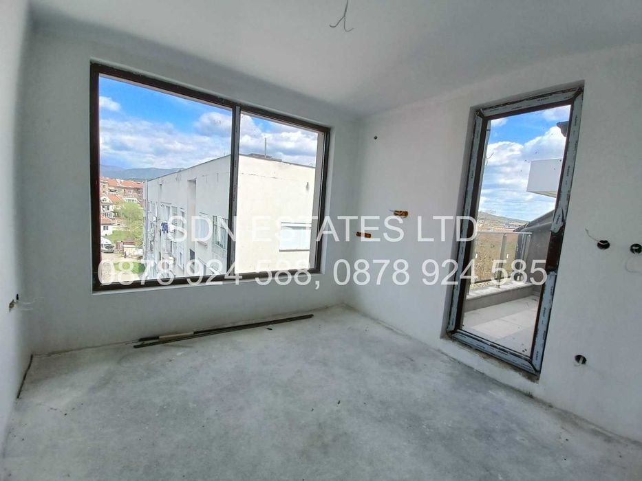 Продава се Многостаен апартамент в Казанлък - 170 кв.м за 1059 €/кв.м - Снимка #1