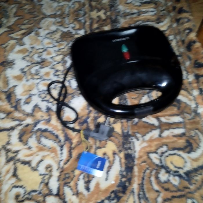 Бутербродинца Scarlett SC-1118