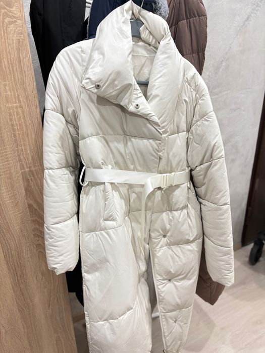 Бяло топло и дълго яке