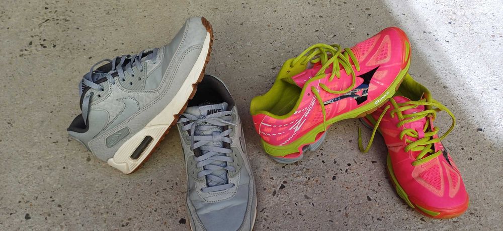 Маратонки Найк и Мезуно