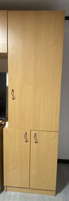 Vand mobilier de dormitor