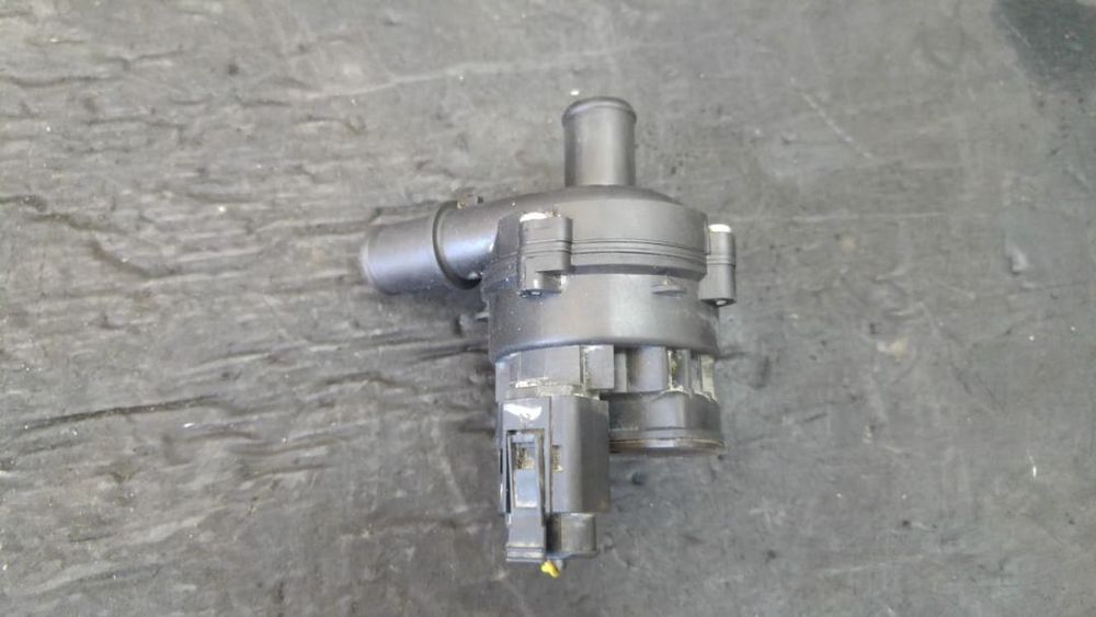 pompa apa suplimentara 2.0 dci m9r renault koleos laguna 3 nissan qashqai  0392023015