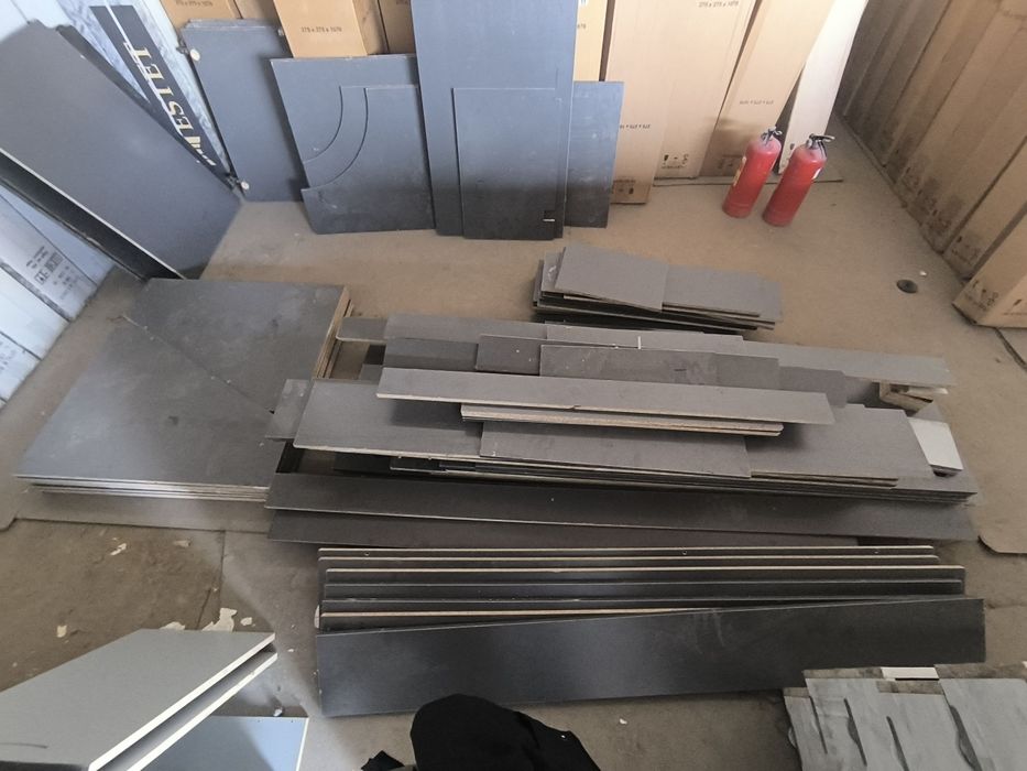 Полки для обойного магазина — дешевле, чем новые!