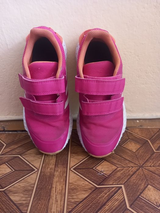 Маратонки за момиче