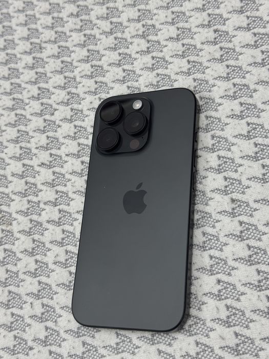Продам iPhone 16 Pro