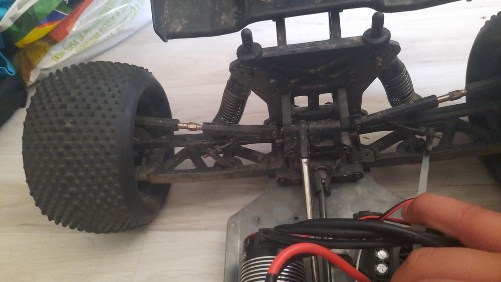 Продавам тръги 4s