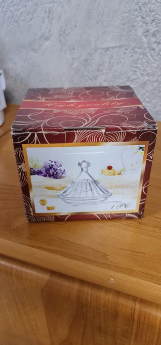 Захарница чисто нова