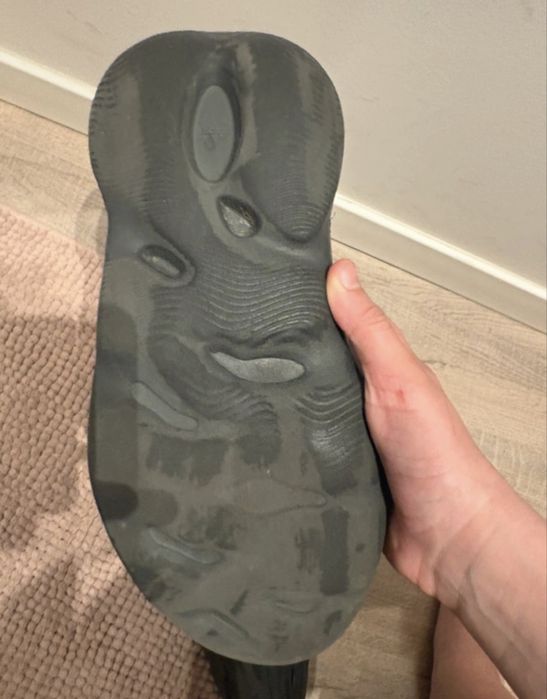 Addidas Foam runners