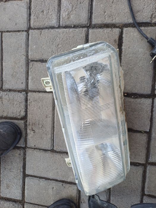 Продам фары на Фольксваген пассат в 4