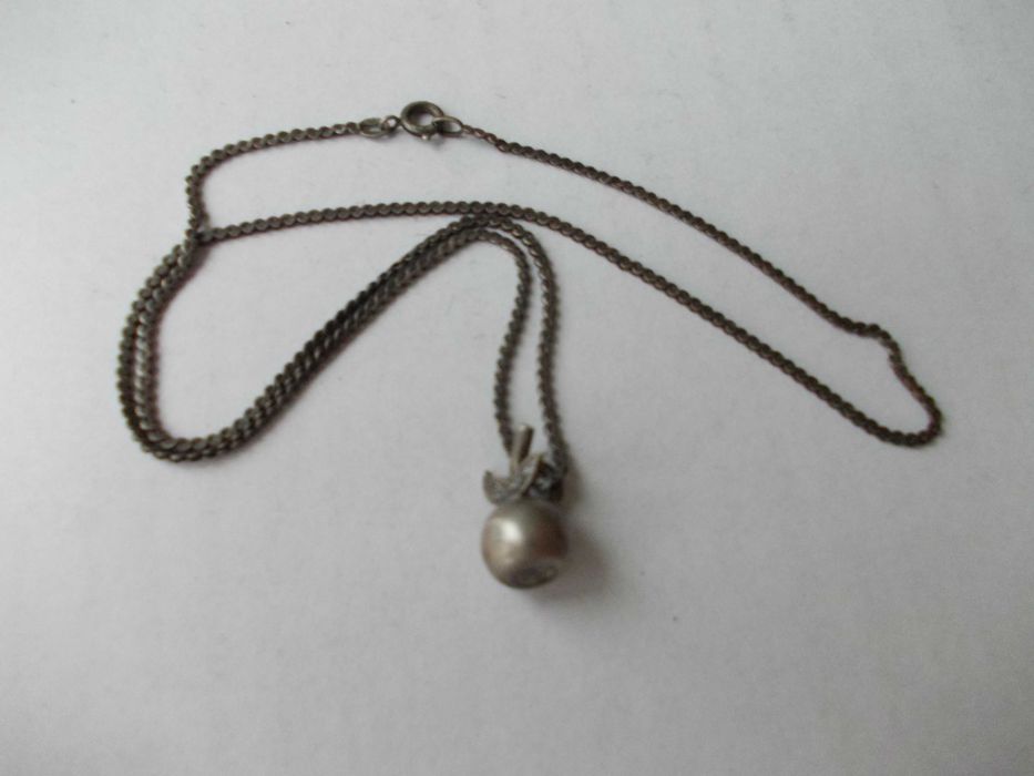 Lant si medalion vechi din argint mar