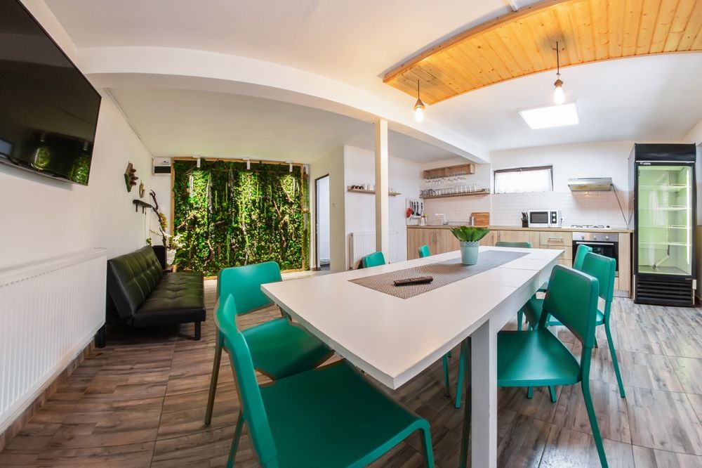 Cazare,pensiune,hotel ranca, transalpina,piscina,jacuzzi,spa,ski,sauna