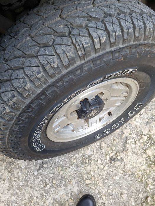 Два комплекта джанти с гуми за Toyota 4 runner 31/10.5/15 и 235/75/15 6х139.7