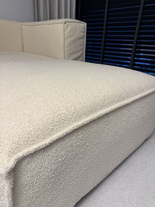 Coltar Cloud 330x200x75 de pe racole.ro