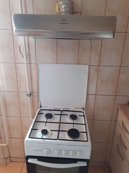 Închiriez garsoniera