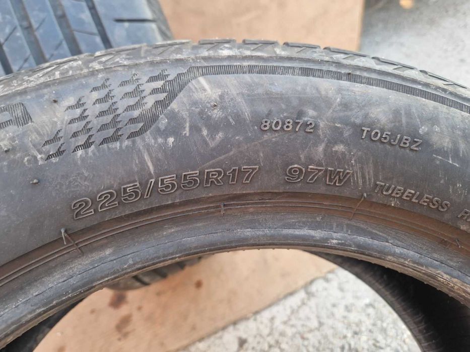 2 Bridgestone R17 225/55 Летни гуми  DOT3620