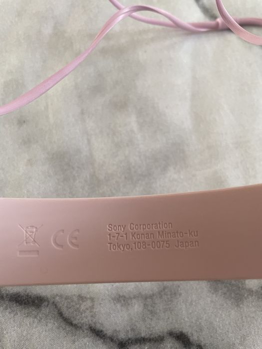 Розови слушалнки SONY