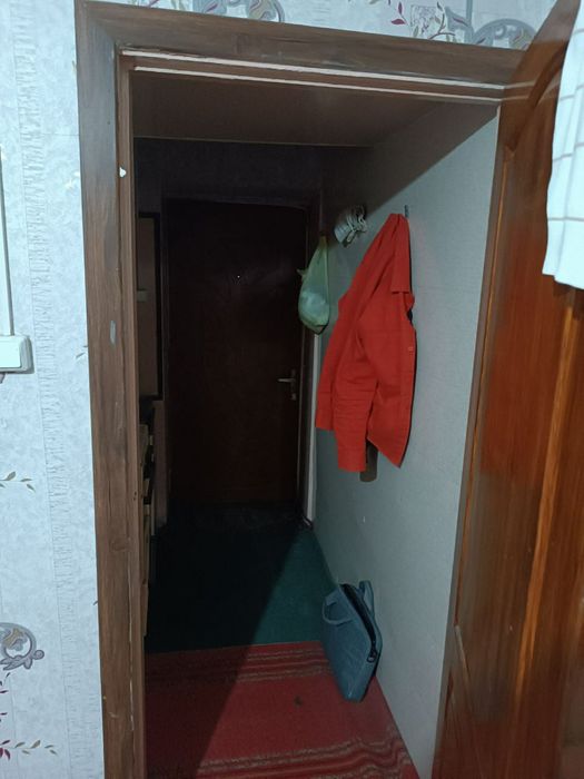 Сергели-2 Ярмарка 18м² 3 этаж кирпич 1 комнатная