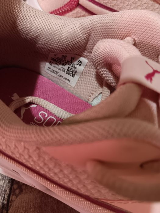 Продавам дамски маратонки Puma