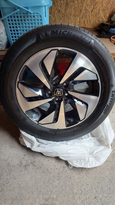 Диски R18 с шинами 225/60 4шт